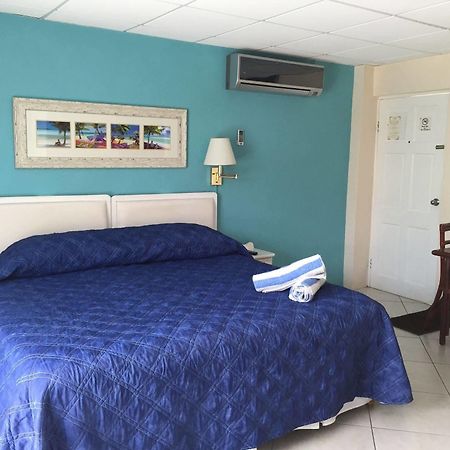 Southern Surf Beach Apartments Rockley Kültér fotó