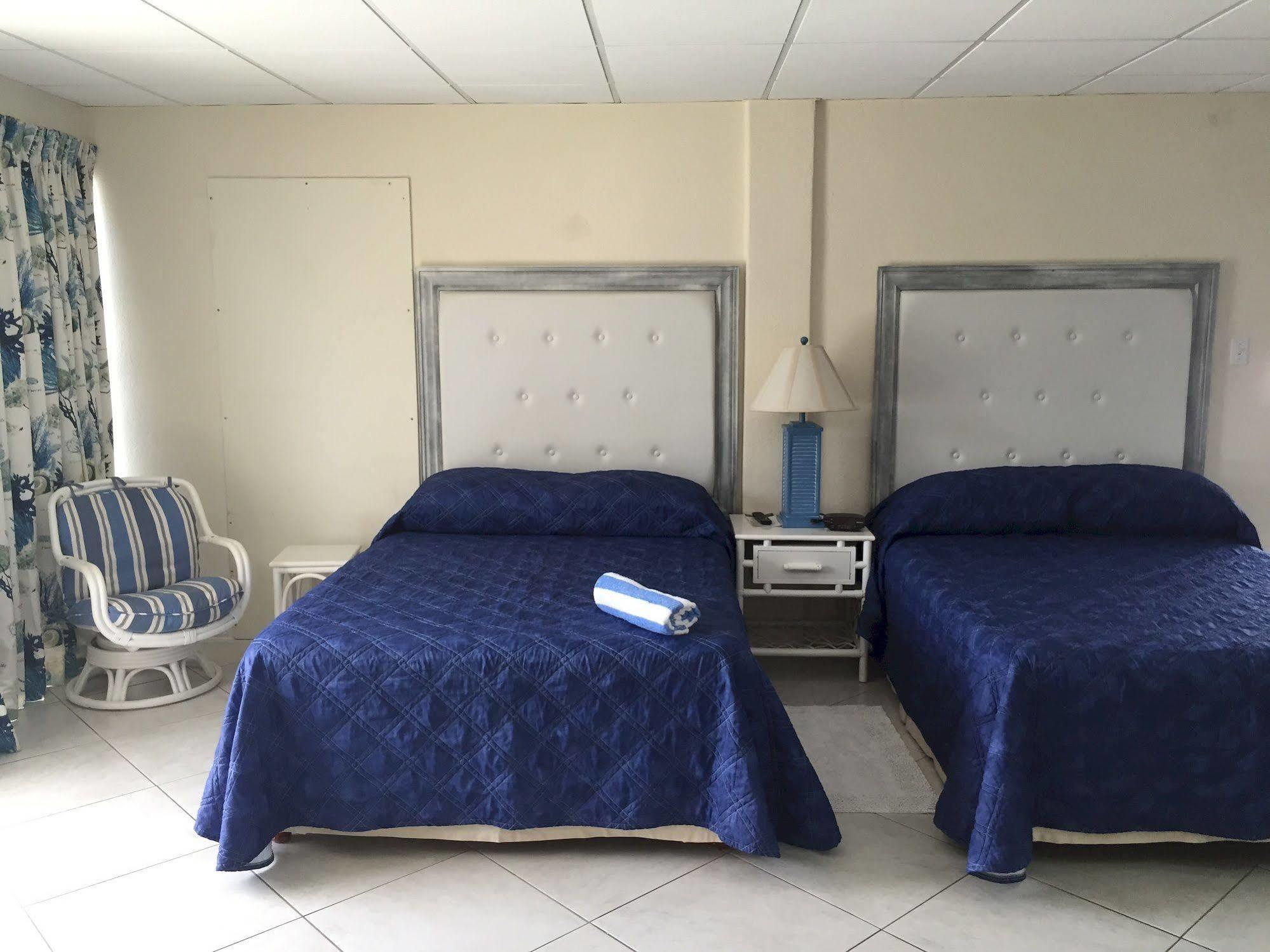 Southern Surf Beach Apartments Rockley Kültér fotó