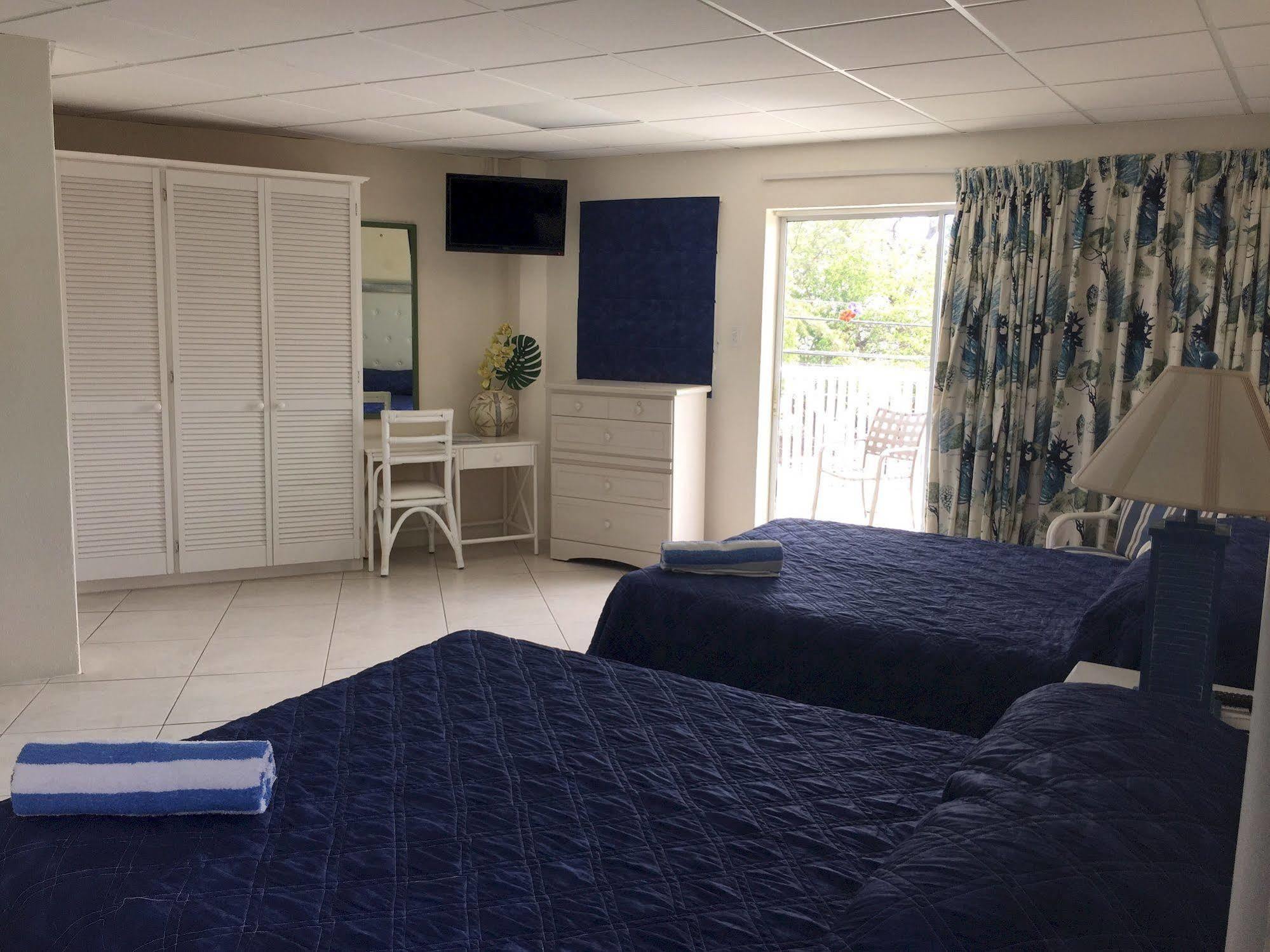 Southern Surf Beach Apartments Rockley Kültér fotó