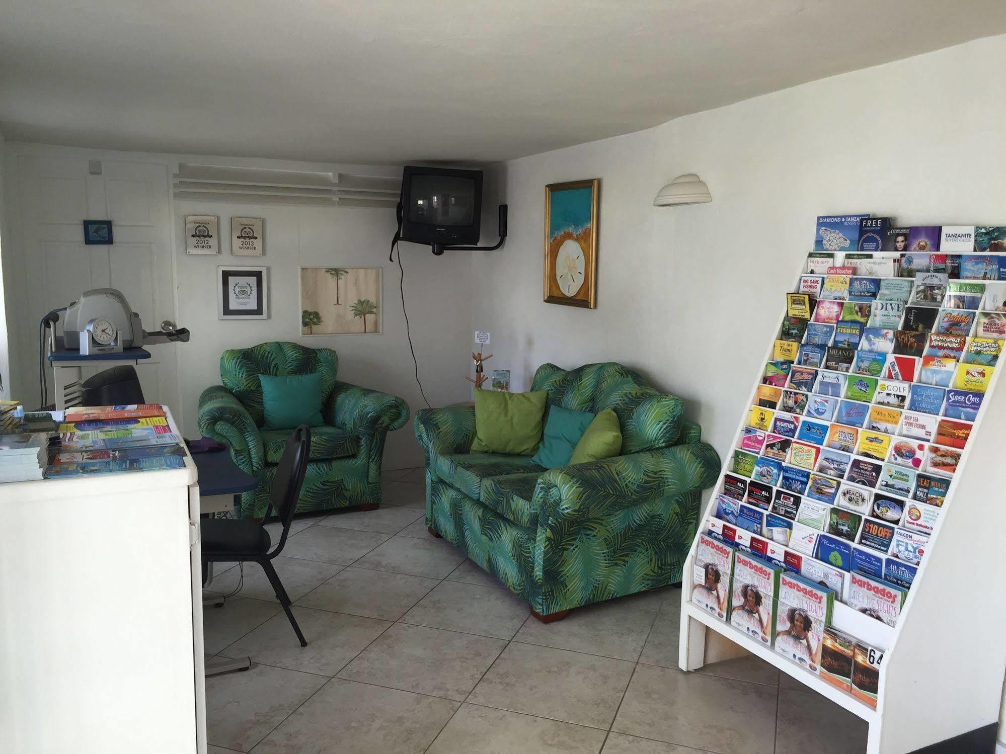 Southern Surf Beach Apartments Rockley Kültér fotó